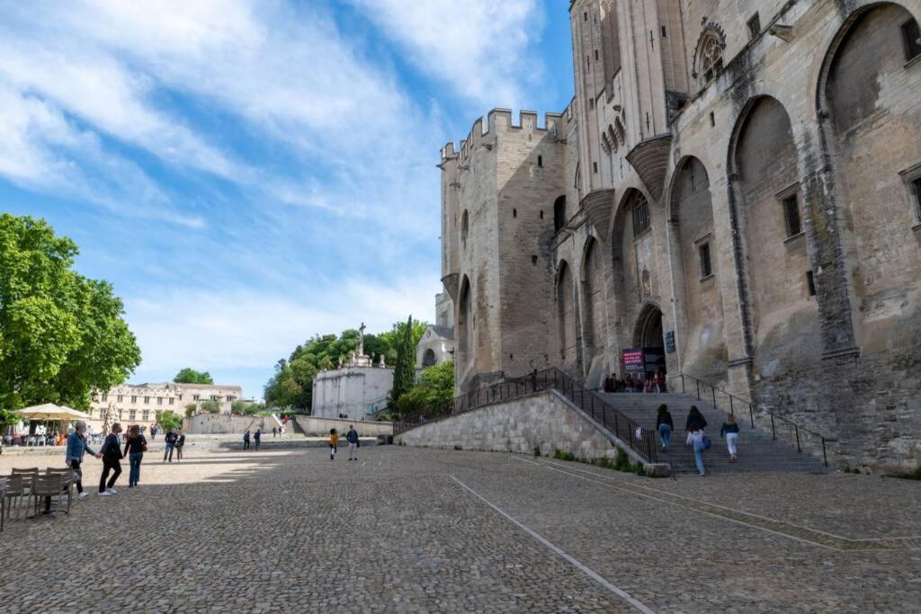 Bien D'Exception En Face Du Palais Des Papes Apartamento Avinhão Exterior foto
